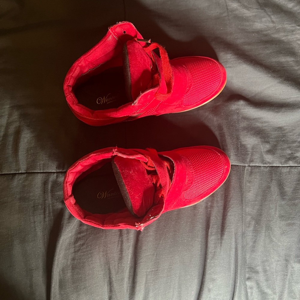 Womens wanted sneaker heels size 7 (c)